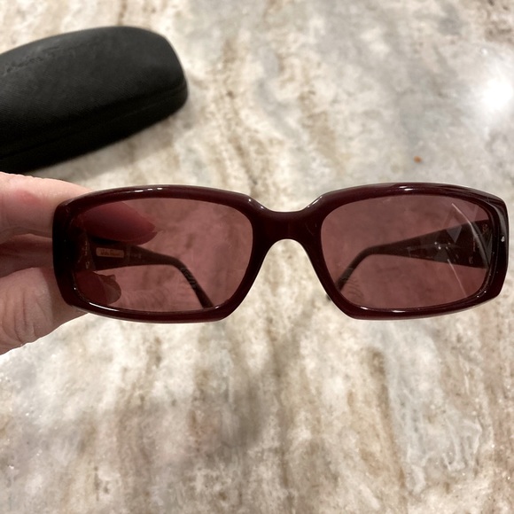 Salvatore Ferragamo sunglasses with iconic double Gancini and case - Picture 2 of 9